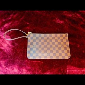 BRAND NEW Louis Vuitton Pouchette 💯 AUTHENTIC